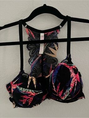 PINK Victoria's Secret Black Floral Lace-Back Underwire Bra Front hook